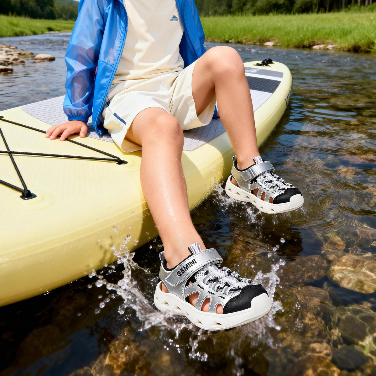 EBMINI BOLT easy-on sandals with bungee laces and a secure strap