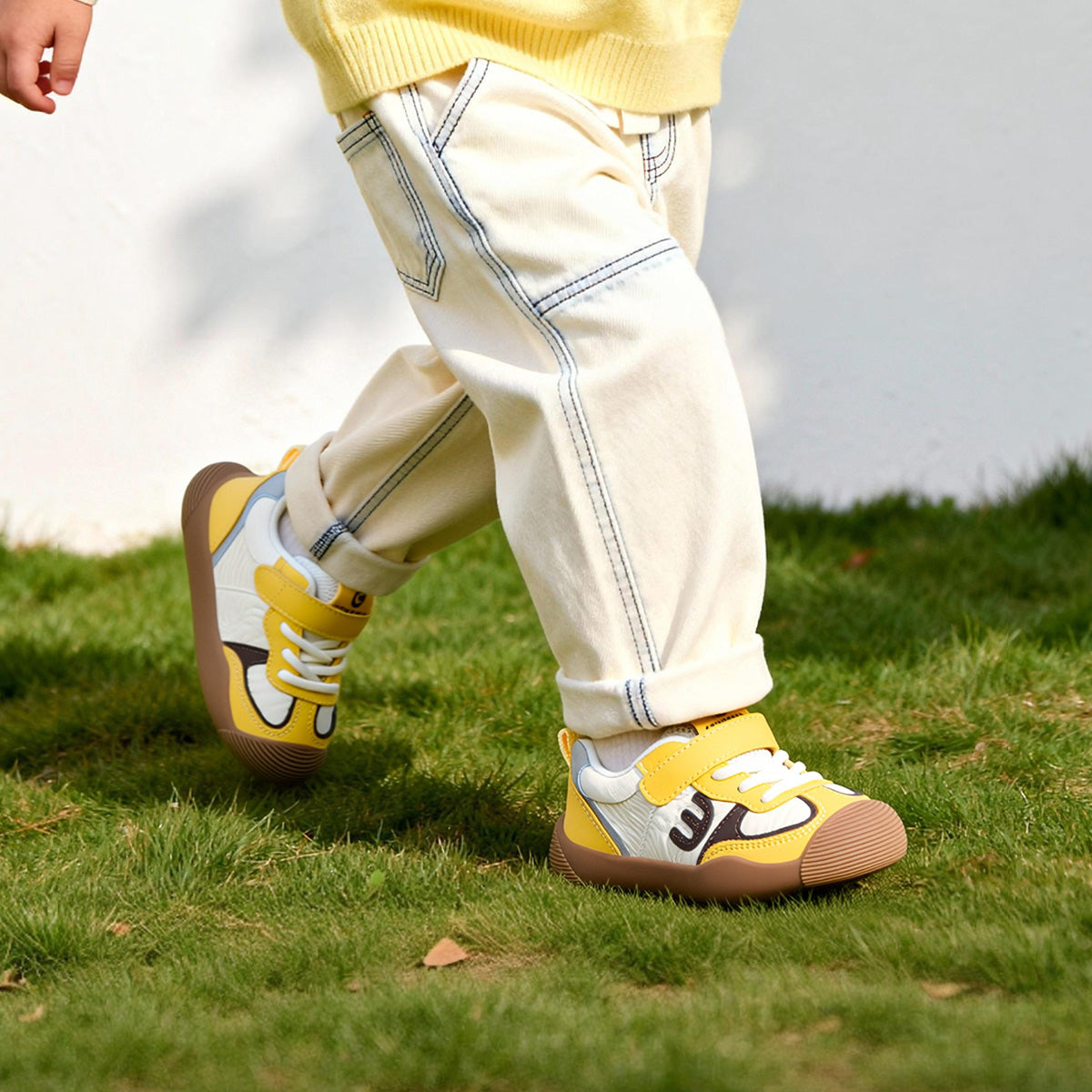 EBMINI COMET easy-on toddler sneakers with a secure strap closure