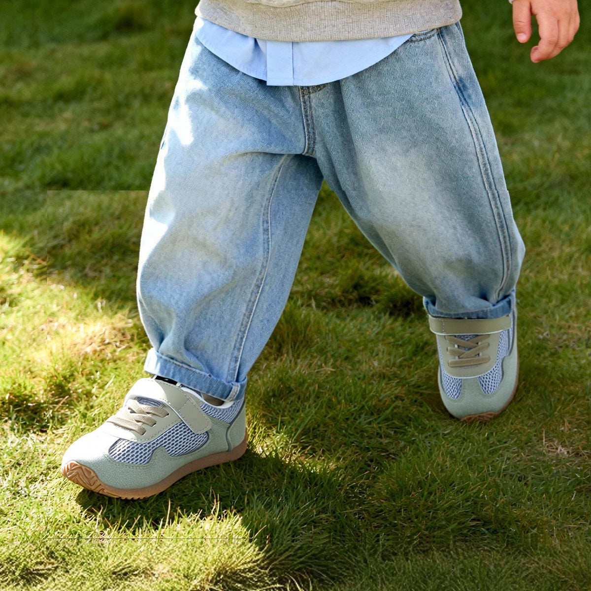 EBMINI DUSK easy-on toddler sneakers with a secure strap closure