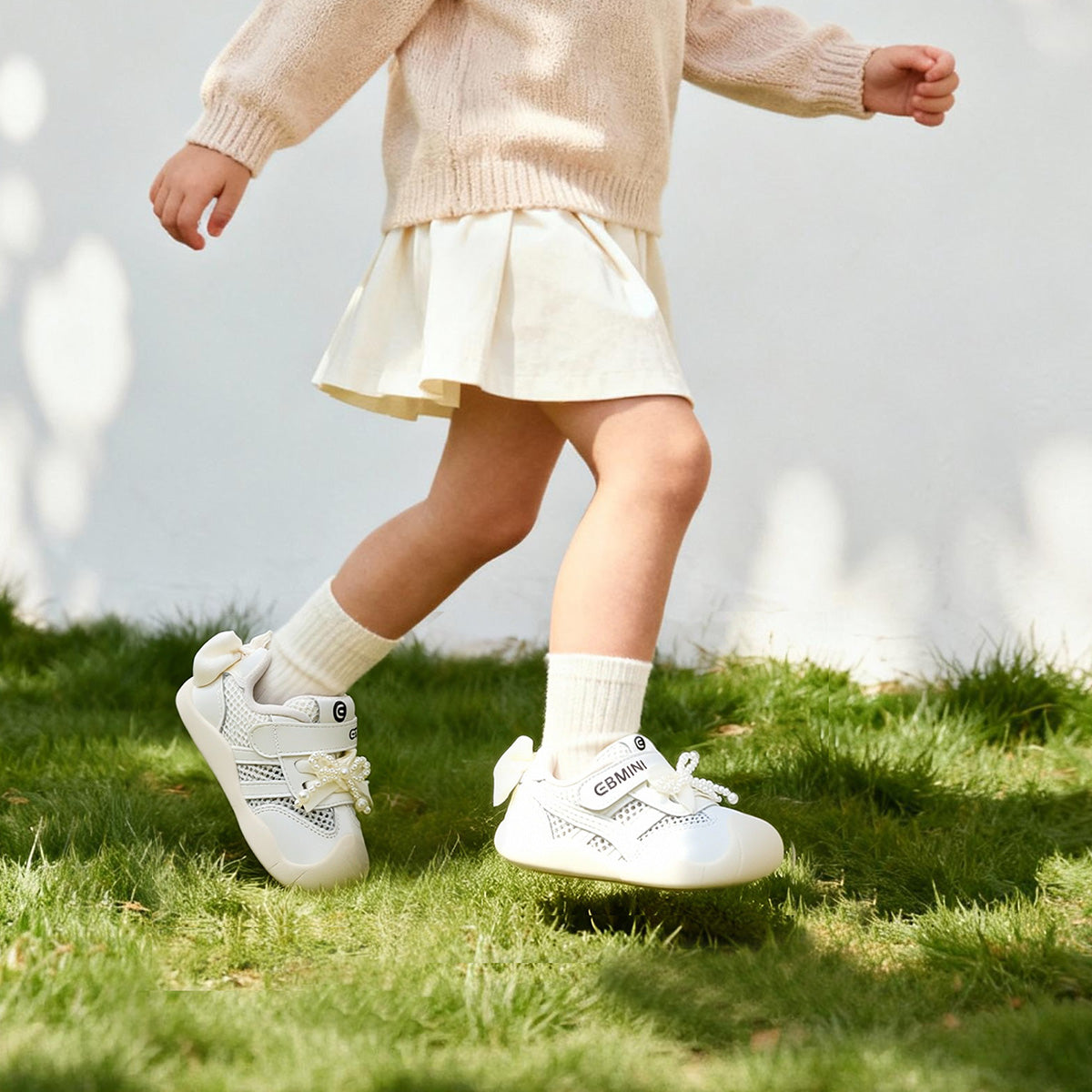 EBMINI IVORY white party sneakers with pearl and bow details