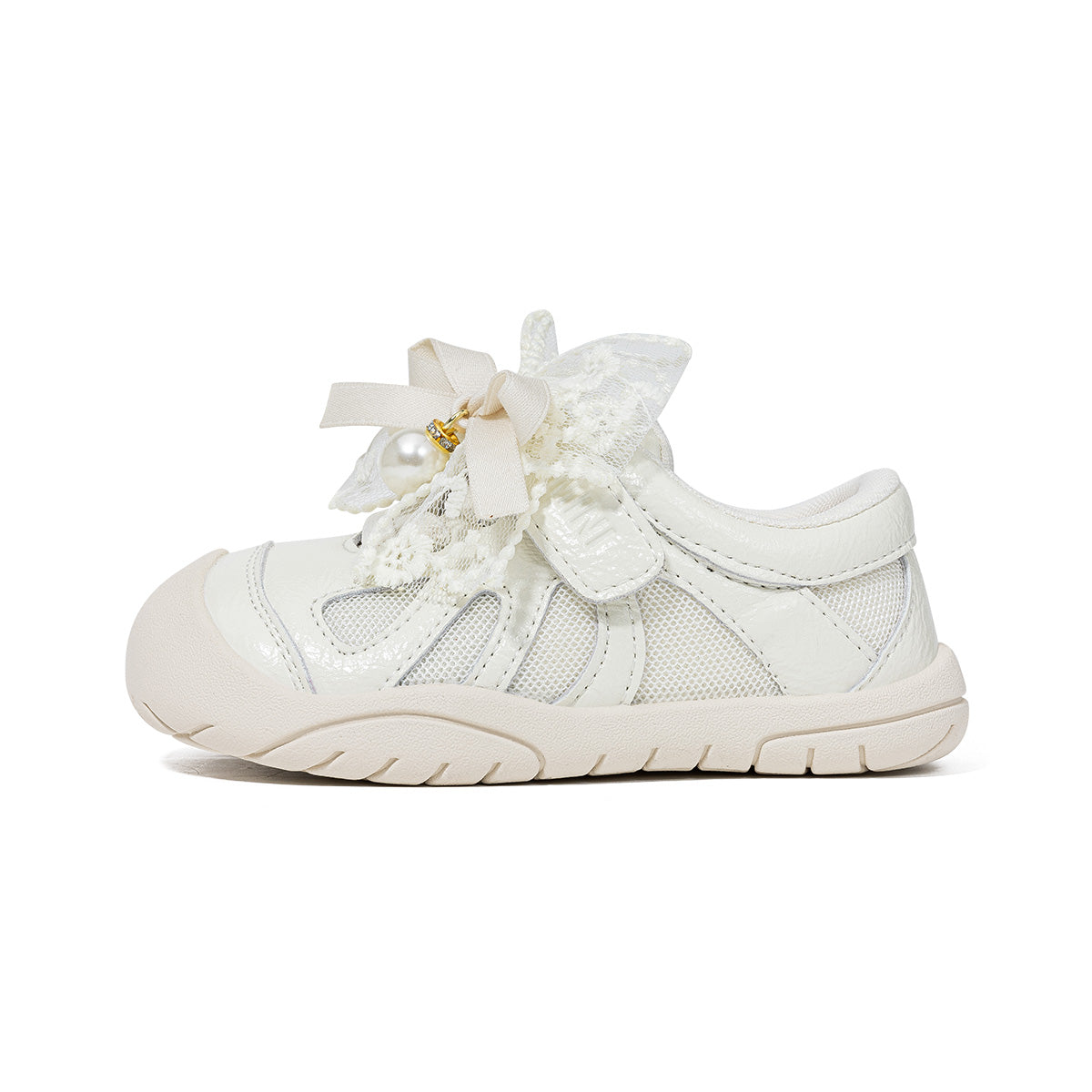 EBMINI PRIMA girls dress sneakers with a roomy wide toe box