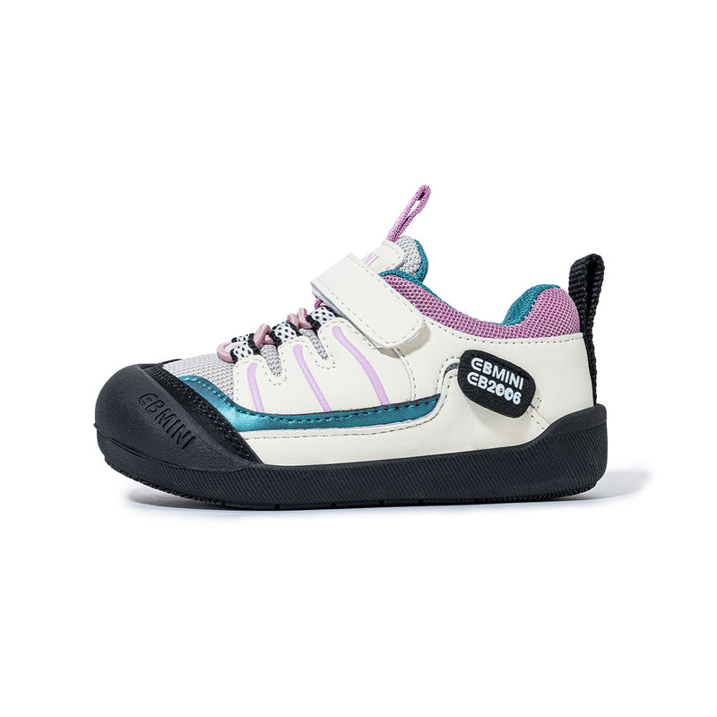 EBMINI VANGUARD kids sneakers with a wide toe box shown from the front
